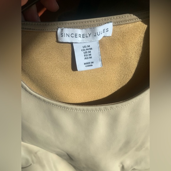 Sincerely Jules top - Picture 1 of 3